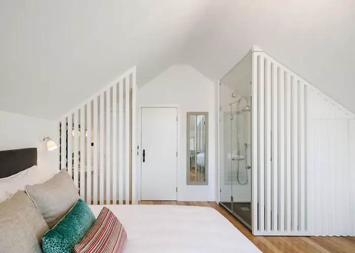 1872 River House By Olivia OOporto